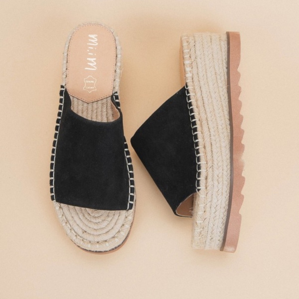 Black flatforms